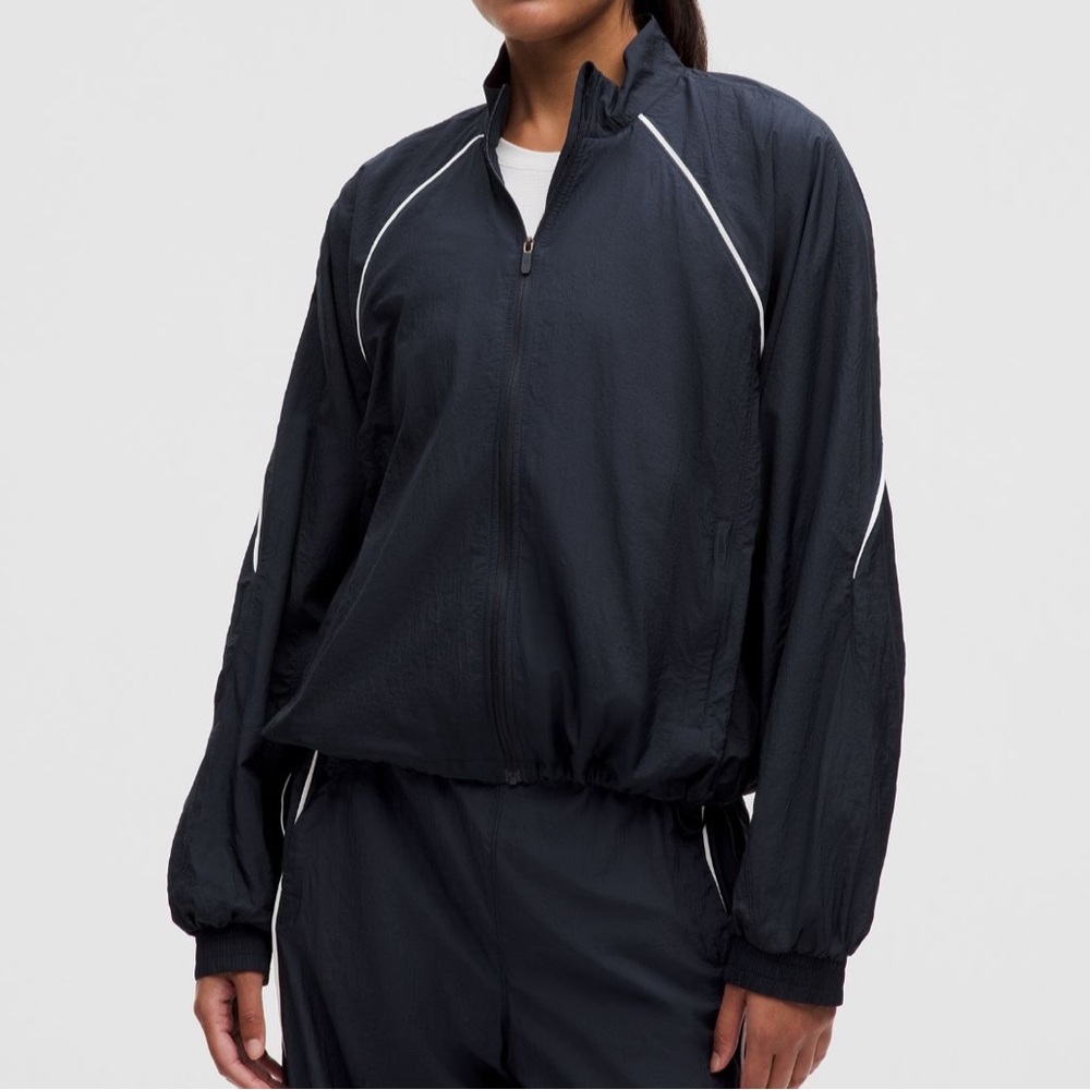 Lululemon License to Train
Lightweight Jacket True Navy